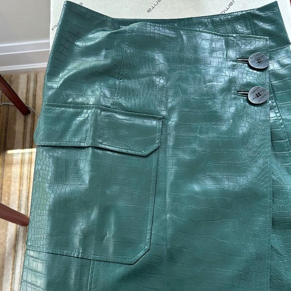 Mijeong Park - Deep Green Crocodile Embossed Faux Leather Skirt - Size L - Picture 5 of 16